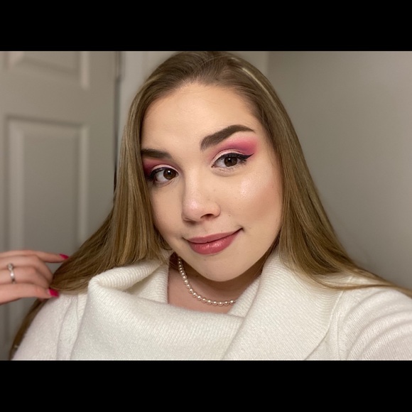 Meet your Posher, Amelia - Picture 1 of 3